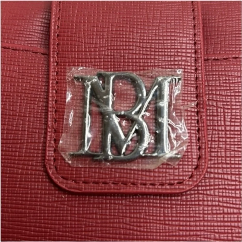 NWT-BADGLEY MISCHKA-WINE COLOR WALLET
